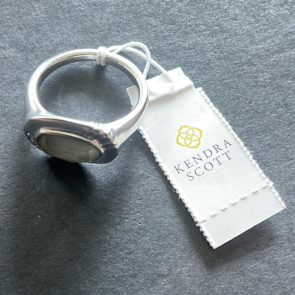 Kendra Scott Gray Illusion Ring 8 - Picture 10 of 10